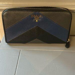 Prada Wallet - Oversized. Blue and Gray tones.
